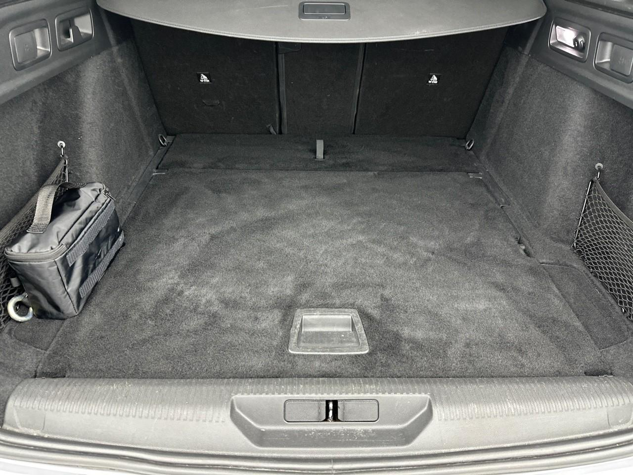 Peugeot 308 sw puretech 130ch s&s eat8 allure — photo 6