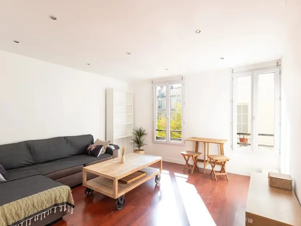 Paris 18e - ABBESSES / RUE GABRIELLE - Appartement - 2 pièces - 41,85m² Carrez - Vue dégagée