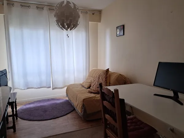 Loue chambre en colocation dans appartement - 12m²