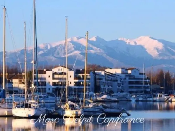 EXCLUSIVITE - À VENDRE  Fonds de commerce restaurant Les Capellans, en bord de marina à Saint Cypri
