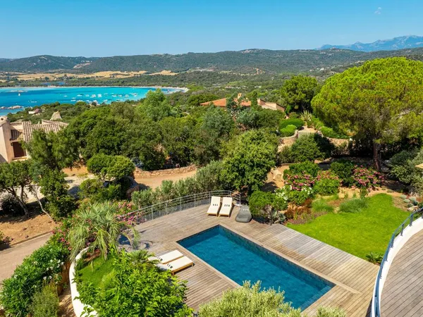 Maison individuelle 8 pièces 230 m²