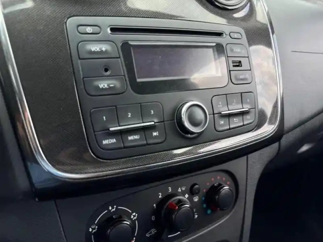 Dacia Sandero 1.0 sce 75ch ambiance 4cv — photo 14