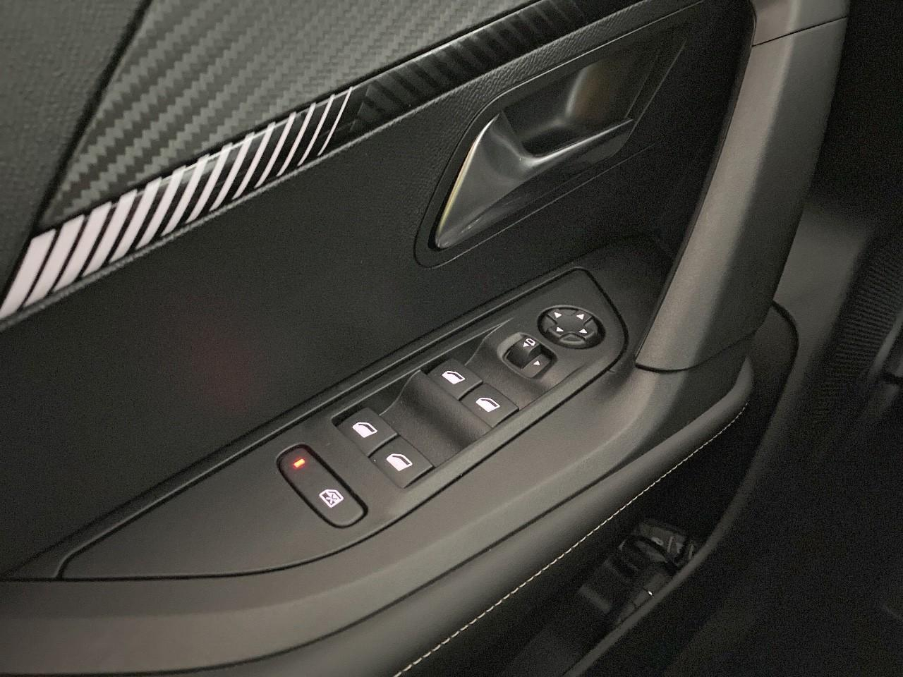 Peugeot 2008 hybrid 145 ch e-dcs6 allure — photo 20