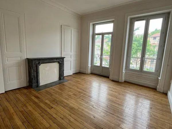 Appartement T2/T3 de 74 m² avec balcon