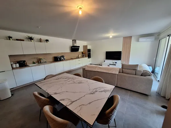Charmant T3 / T4 de 76 m² - Résidence récente 2023 - Terrasse - Garage fermé ? Parking privatif ?