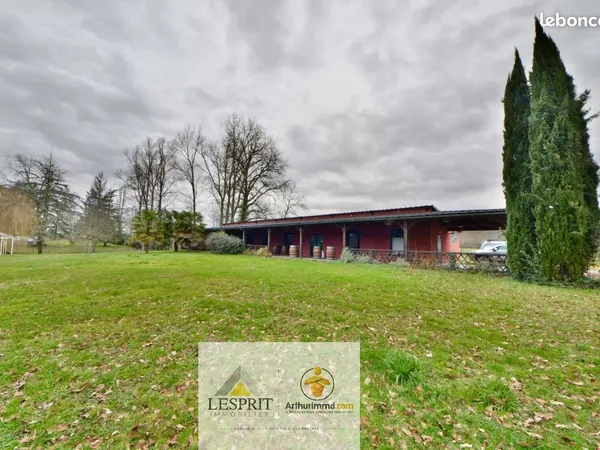Local commercial 260 m² Ussac