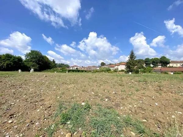 Terrain à bâtir 630 m²