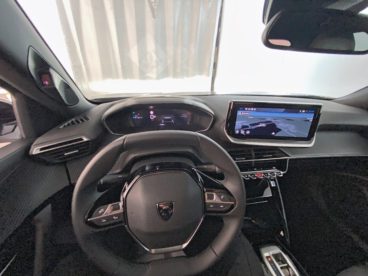Peugeot 2008 hybrid 145 ch e-dcs6 allure — photo 12
