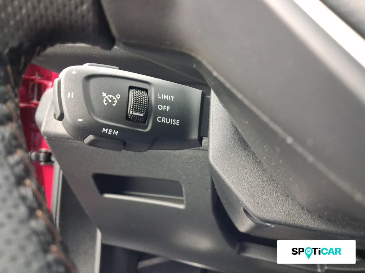 Peugeot 3008 suv 3008 gt puretech 130 s s eat8 — photo 17