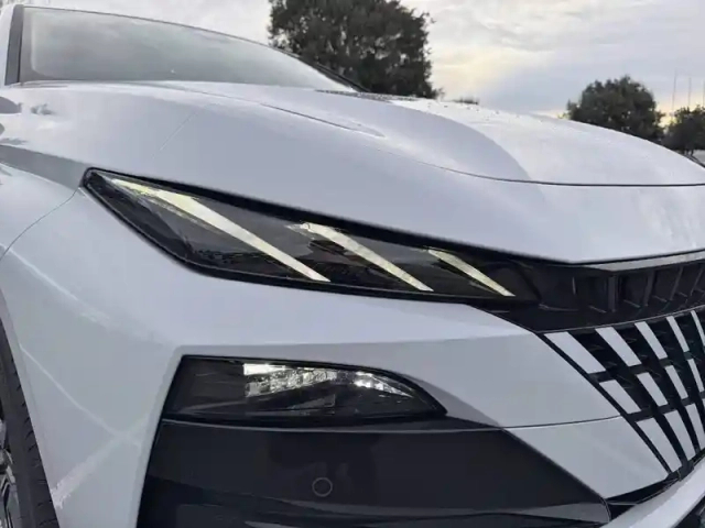 Peugeot 308 hybrid 145 e-dcs6 — photo 16