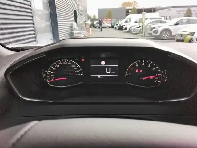 Peugeot 2008 100 s&amp;s bvm6 — photo 30