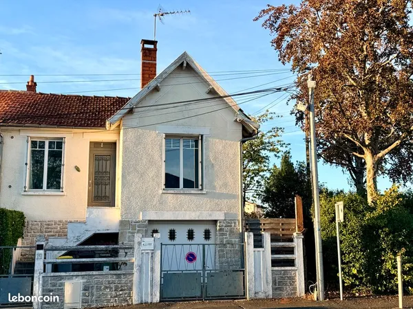 Maison de ville avec jardin et garage