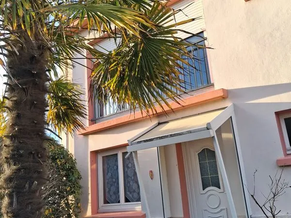 Maison non-mitoyenne 105 m² : Plein SUD, Traversante et Rénovée