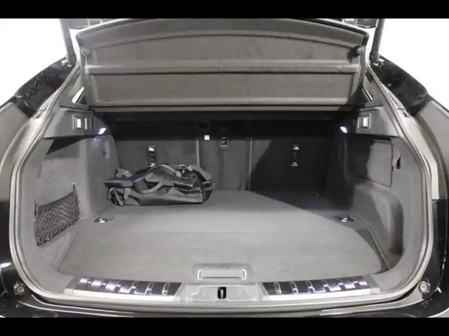 Jaguar F-Pace p400e plug-in-hybrid r-dynamic se bva8 awd — photo 22