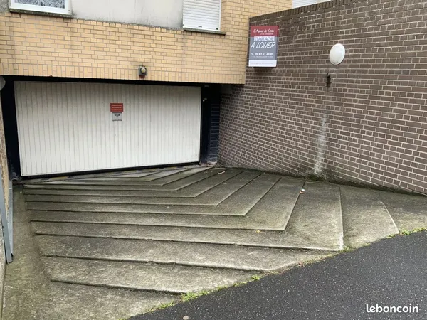 Parking/box 16 m² Croix