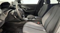 Peugeot 2008 1.2 Hybrid 145ch Allure e-DCS6 — photo 12