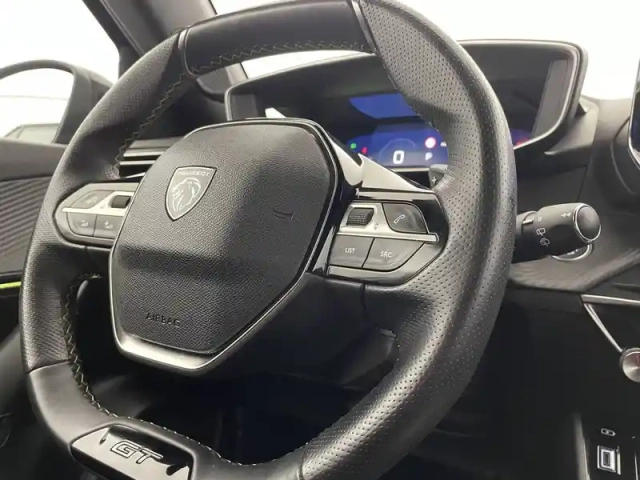 Peugeot 2008 puretech 130 s&amp;s eat8 — photo 29