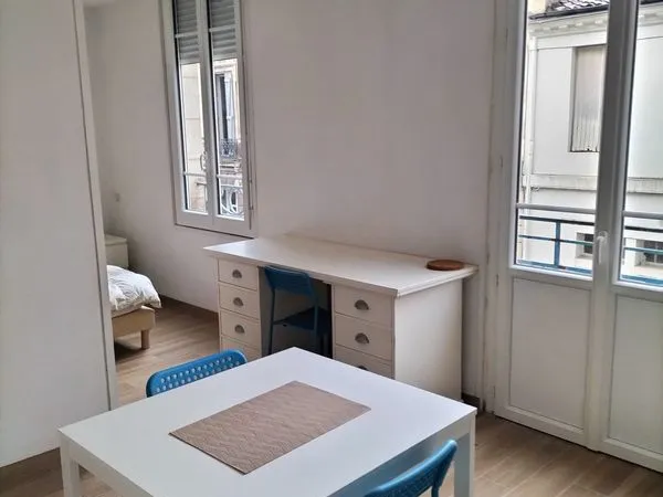 Loue appartement T1Bis -25m2- Etage 1/2