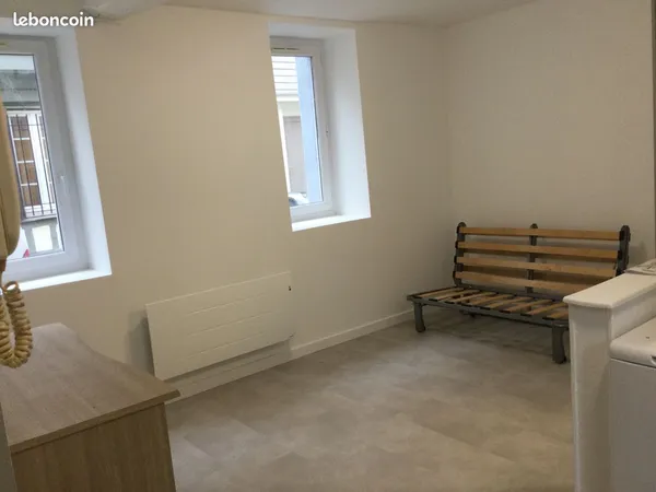 Studio 19m2 refait à neuf proche Hôtel de Ville