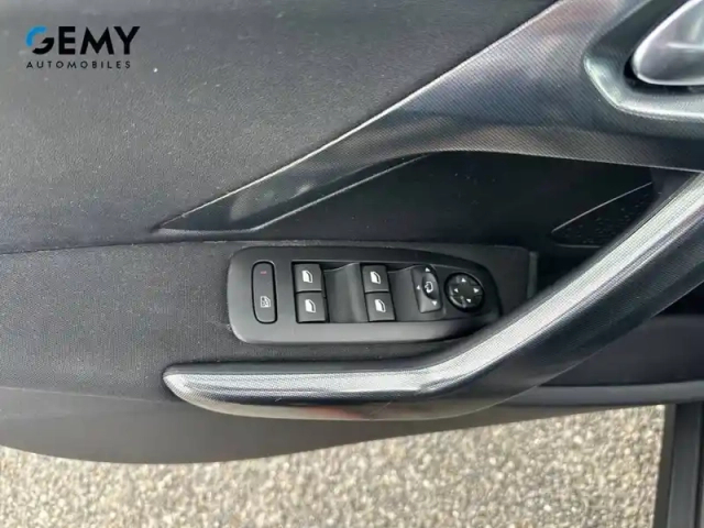 Peugeot 2008 bluehdi 100ch s&amp;s bvm5 — photo 12
