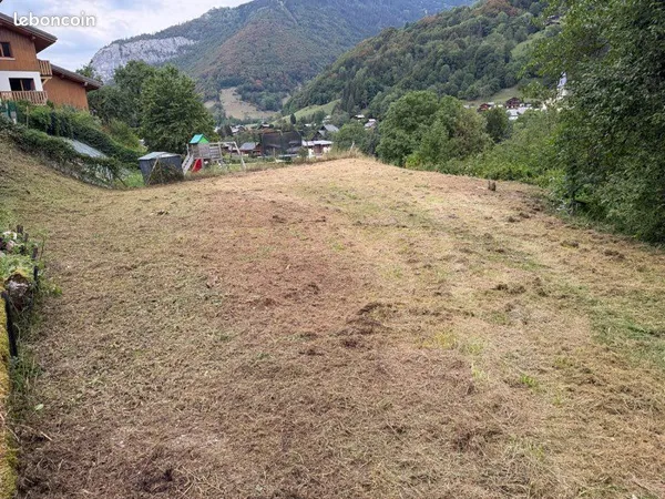 Terrain plat pour stockage