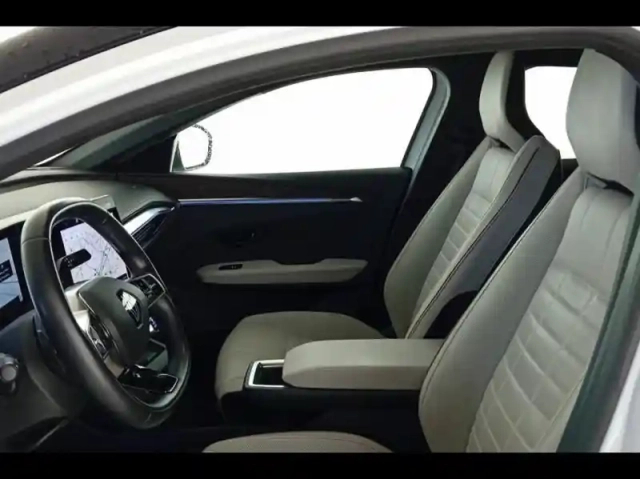 Renault Megane e-tech electric ev60 220ch iconic optimum charge — photo 3