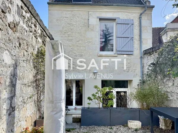 A SOISSONS 02, MAISON DE VILLE DE 179 M2 AVEC 4 CHAMBRES, PARKING ET CAVE SUR TERRAIN DE 151 M2.