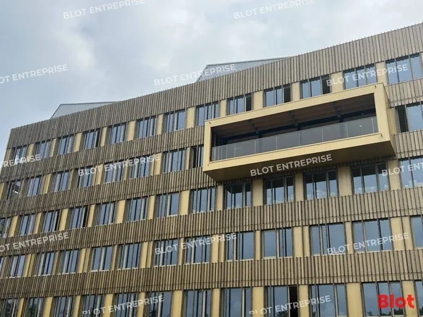 Bureaux 609 m²
