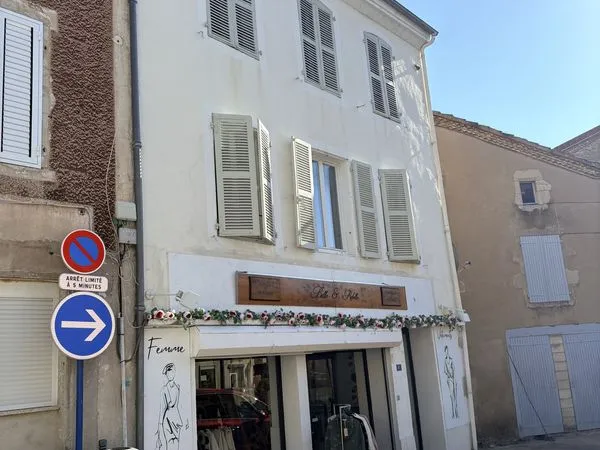 Maison 6 pièces 222 m²