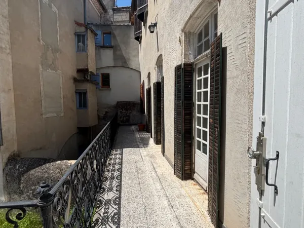 Maison à vendre 6 pièces VILLENEUVE DE BERG (07)