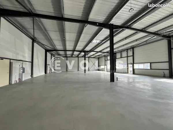 Local d'activité 2 395 m²