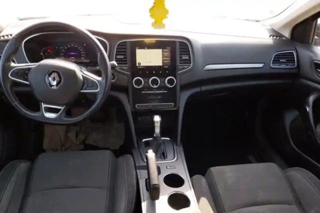 Renault Megane iv berline blue dci 115 edc — photo 23