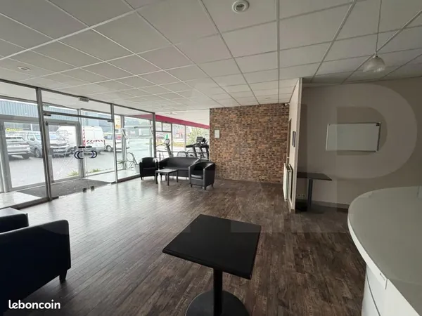Local 1 298 m²