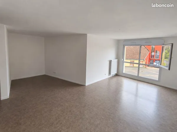 APPARTEMENT T4 DE 84 m² AVEC GARAGE FERMÉ - VALDOIE