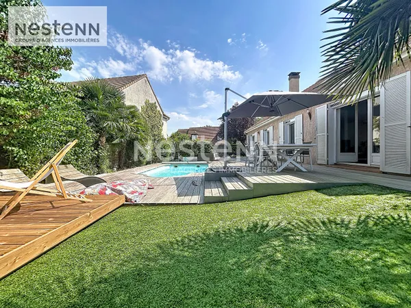 Maison 5 chambres, garage double cave et piscine 225m² au sol et 159,1m² habitable