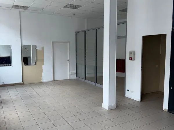 🏢 Local commercial 117 m² - Centre de Morez (Quai Jobez)