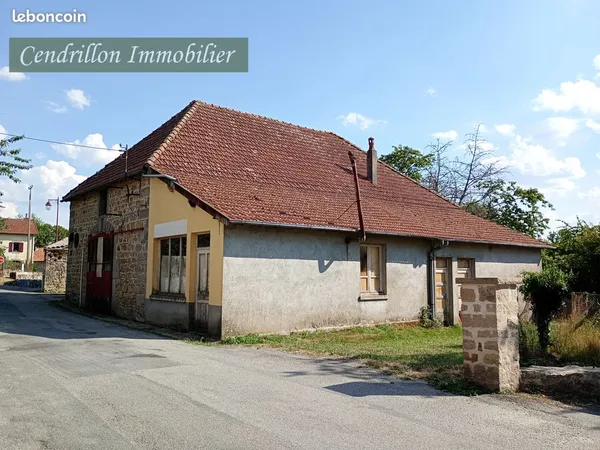 Parking/box 116 m² Le Monteil-au-Vicomte