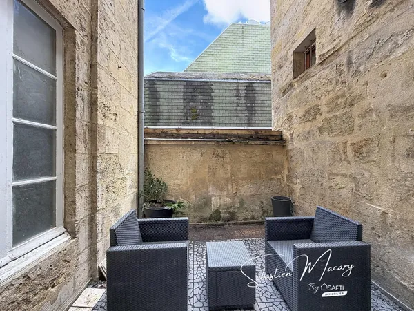Hôtel de ville - Studio 23 m2 avec terrasse de 11 m2