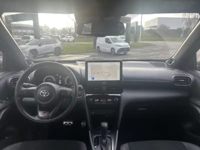 Toyota Yaris hybride 1.5 hybrid 130h gr sport pack techno — photo 13