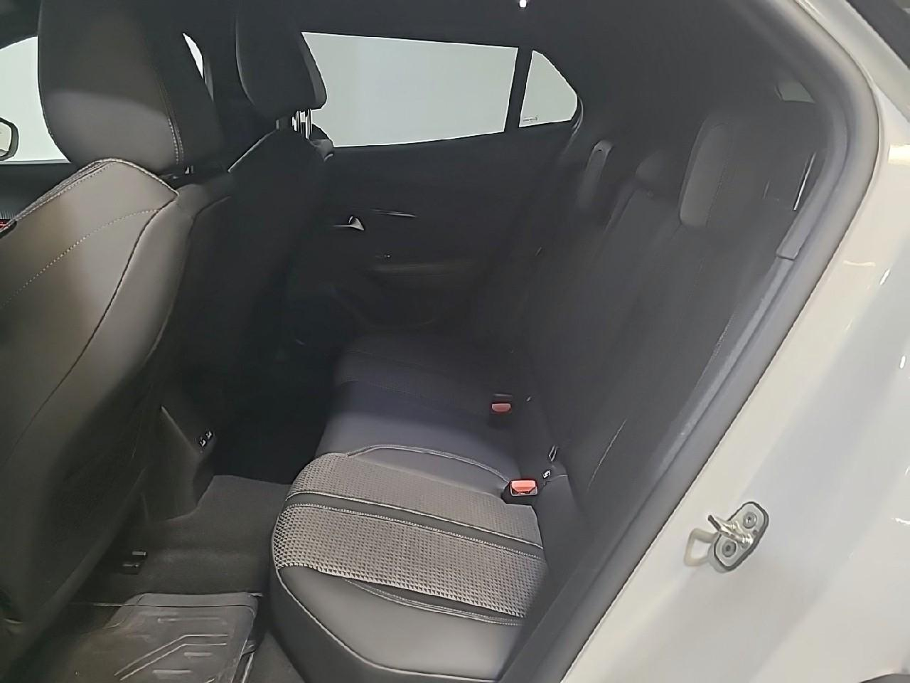 Peugeot 2008 puretech 130 s&s bvm6 gt — photo 13