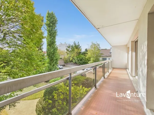 LIMITE DE SCEAUX | APPARTEMENT FAMILIAL 4 PIÈCES AVEC BALCONS E