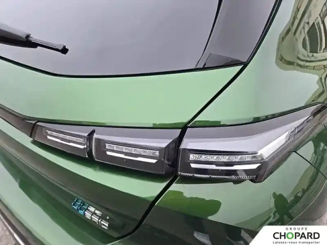 Peugeot 308 phev 180 e-eat8 — photo 29