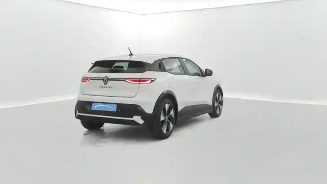 Renault Megane e-tech ev60 220 ch optimum charge — photo 14
