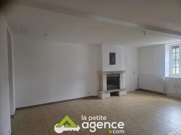 BAUGY: Maison T4 de 77.24 m2 sur un terrain clos et arboré d