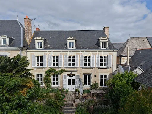 Maison 6 pièces 280 m²
