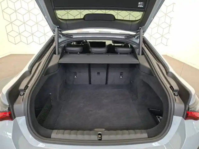 Bmw I4 edrive40 — photo 15