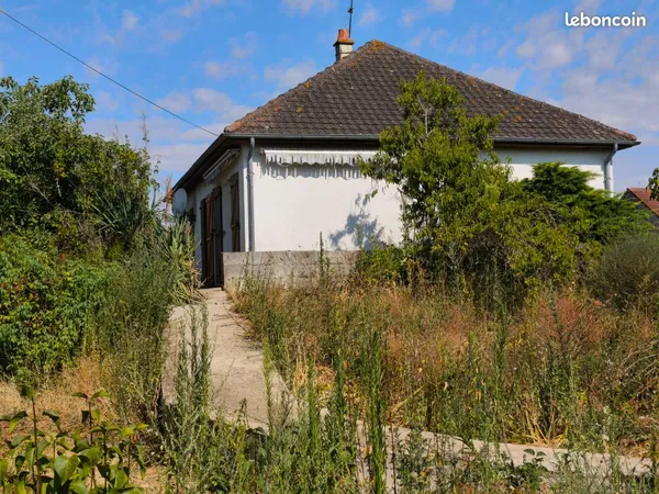 Immobilier Mont-Pres-Chambord, Pavillon sur sous sol à rénover