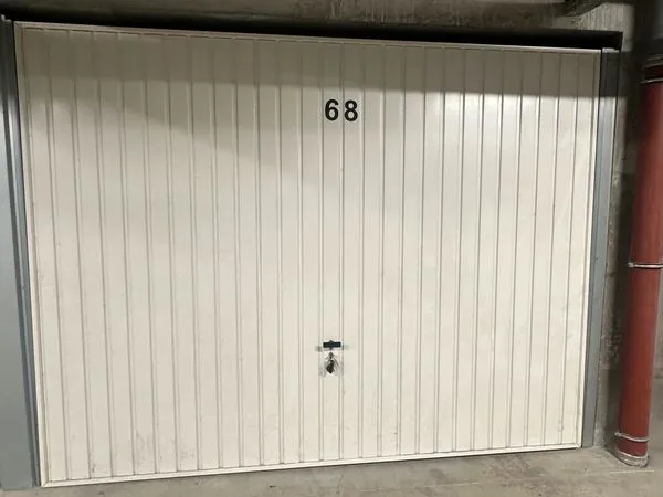 Parking/garage