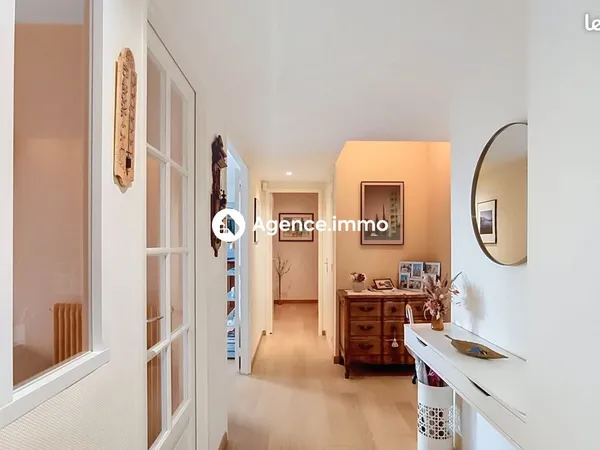 Appartement 5 pièces 103.1 m² Saint-Cyr-sur-Loire