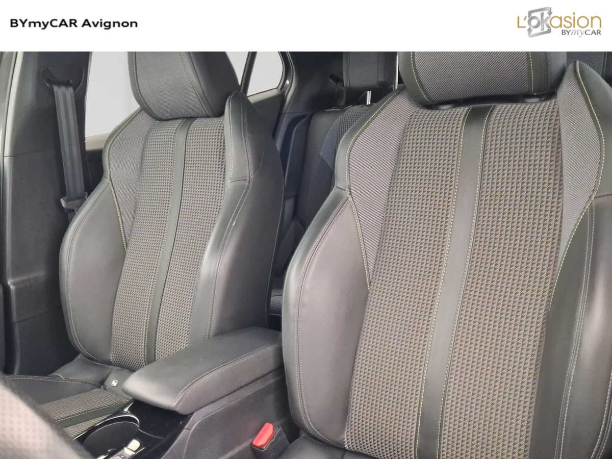 Peugeot 2008 PureTech 130 S&amp;S EAT8 — photo 23
